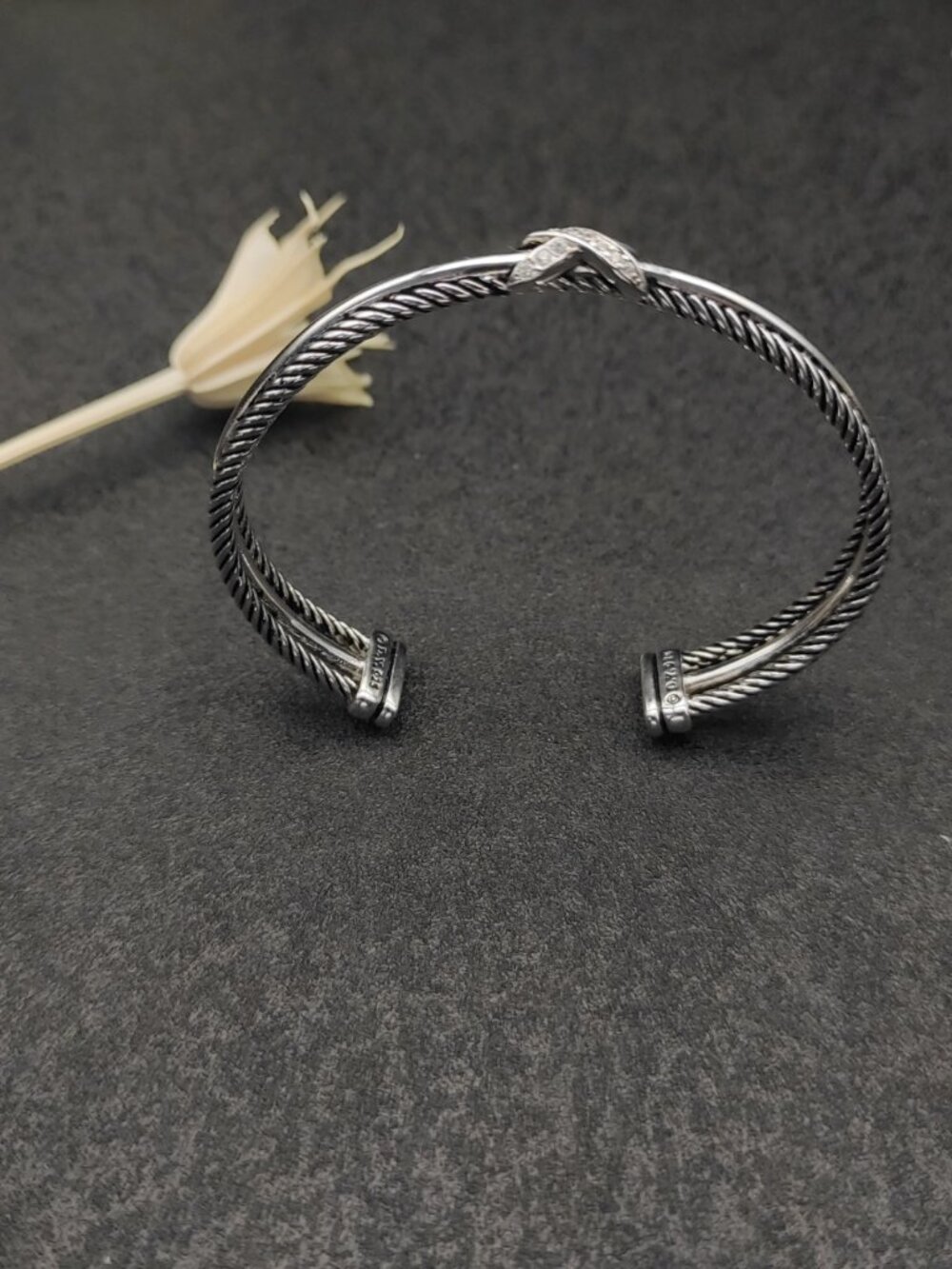 🌟🌟🌟David Yurman Triple-Thread Crossover Diamond Bracelet